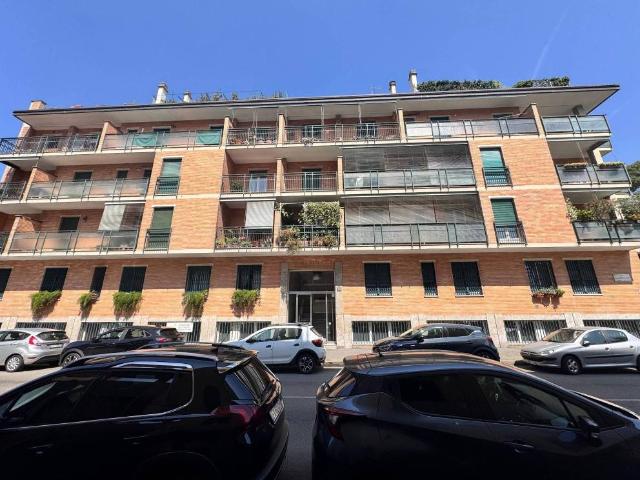 Appartamento in vendita a Municipio 8 di Milano, Milano