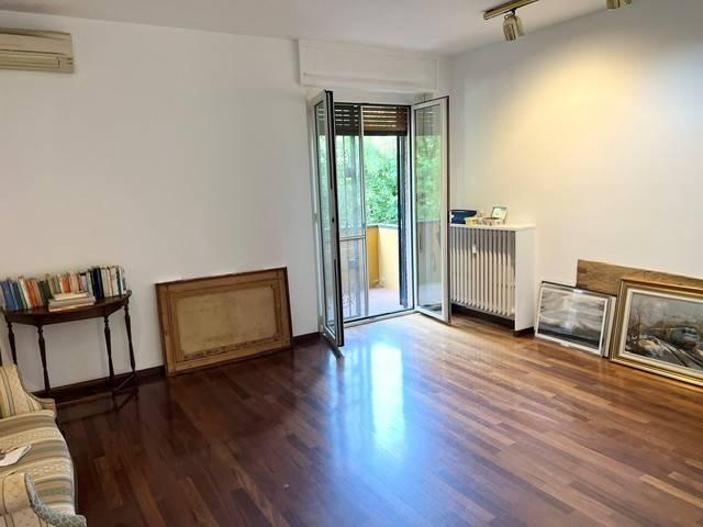 Appartamento in vendita a Municipio 6, Milano
