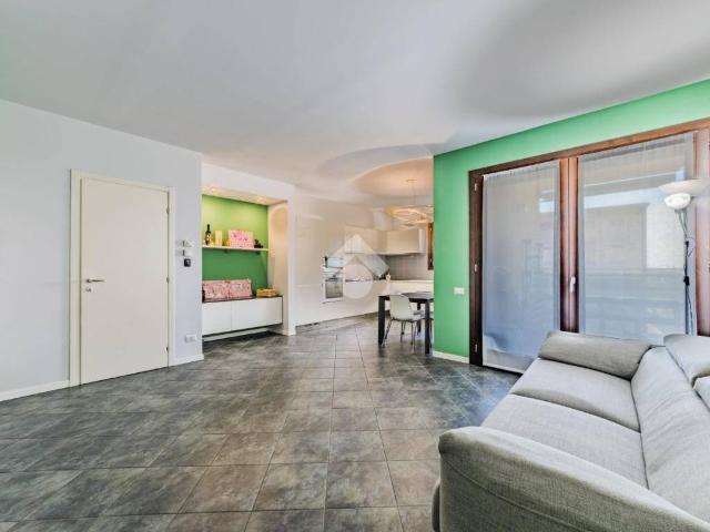 Appartamento in vendita a Municipio 9, Milano