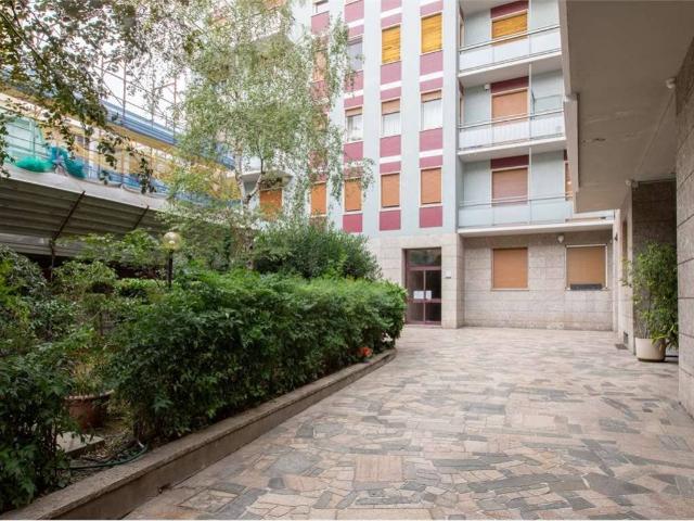 Appartamento in vendita a Municipio 4, Milano