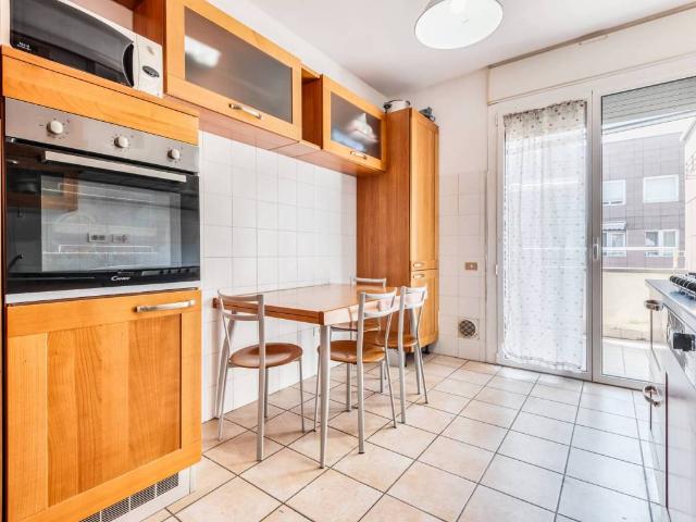 Appartamento in vendita a Municipio 9, Milano