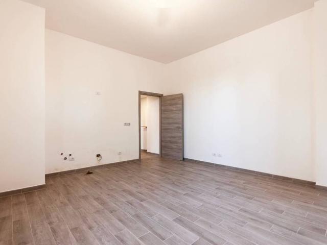 Appartamento in vendita a Municipio 7, Milano