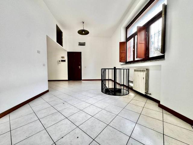 Appartamento in vendita a Municipio 8 di Milano, Milano