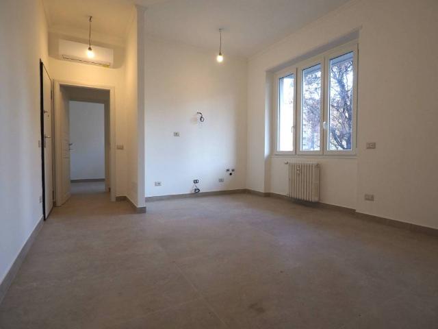 Appartamento in vendita a Municipio 6, Milano