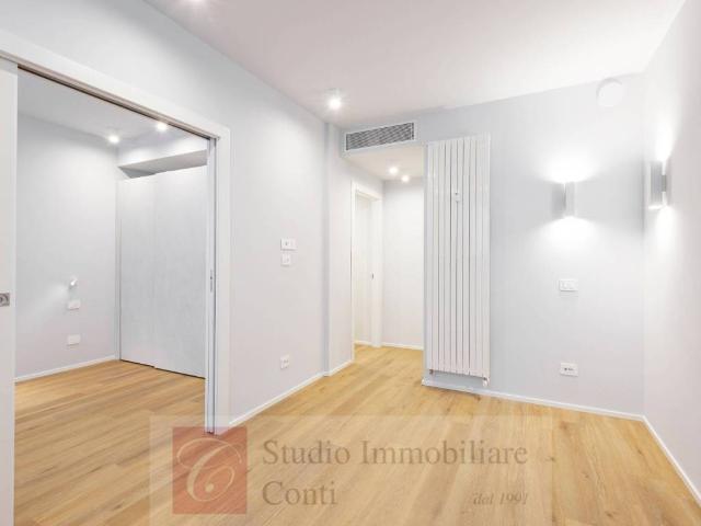 Appartamento in vendita a Municipio 8 di Milano, Milano