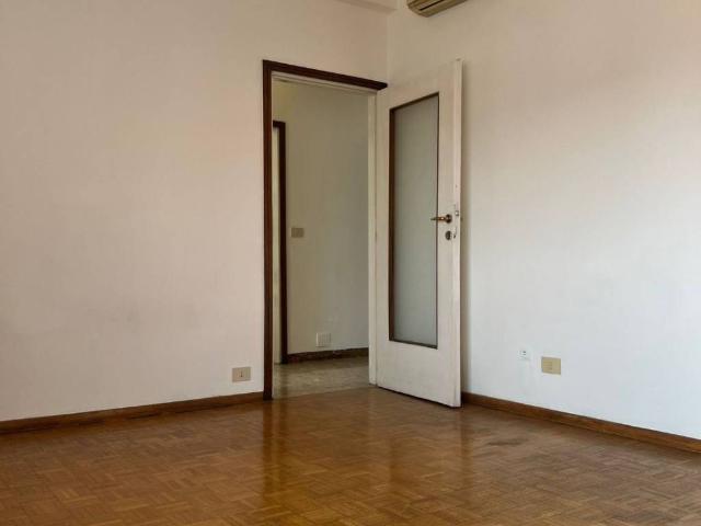 Appartamento in vendita a Municipio 4, Milano