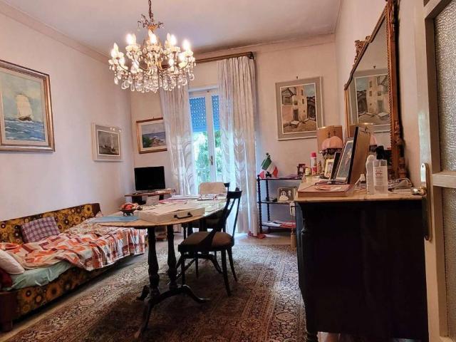 Appartamento in vendita a Lorenteggio, Milano