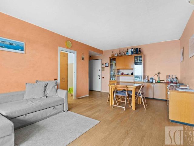 Appartamento in vendita a Municipio 9, Milano