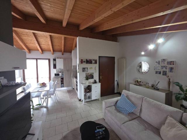 Appartamento in vendita a Miradolo Terme, Lombardia