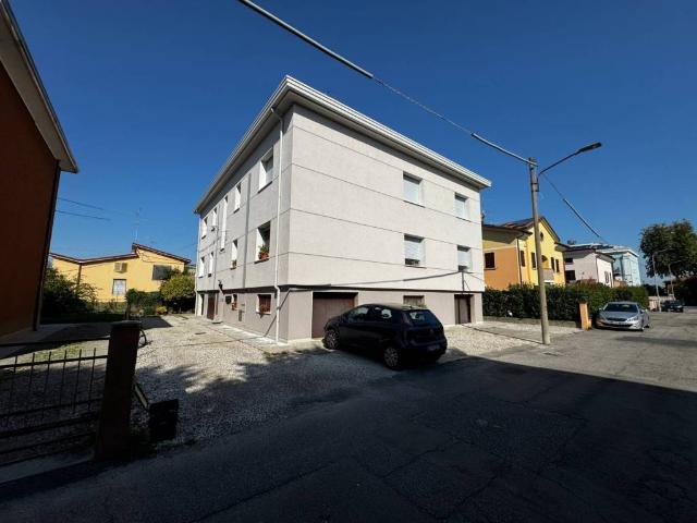Appartamento in vendita a Mirandola, Modena