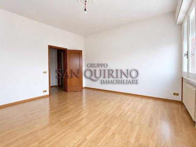 Appartamento in vendita a Mirandola, Modena