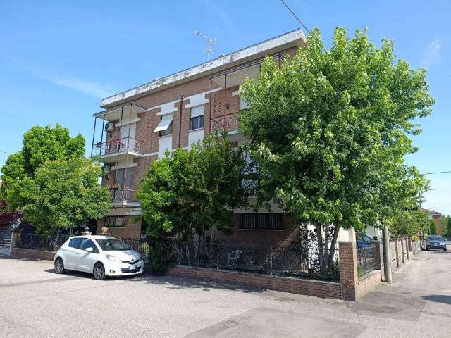 Appartamento in vendita a Unione Comuni Modenesi Area Nord, Mirandola