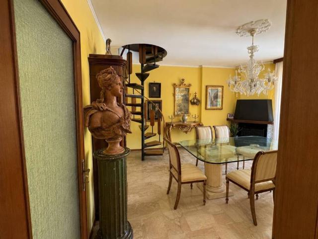 Appartamento in vendita a Mirandola, Modena