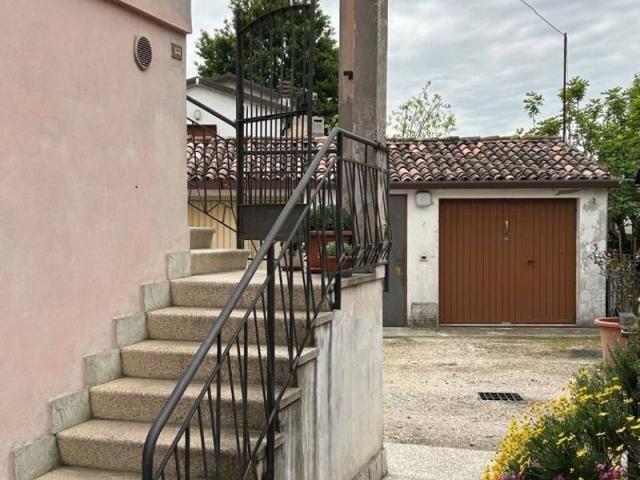 Appartamento in vendita a Unione Comuni Modenesi Area Nord, Mirandola