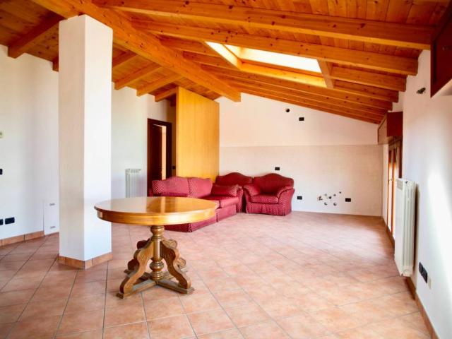 Appartamento in vendita a Misano di Gera d'Adda, Bergamo