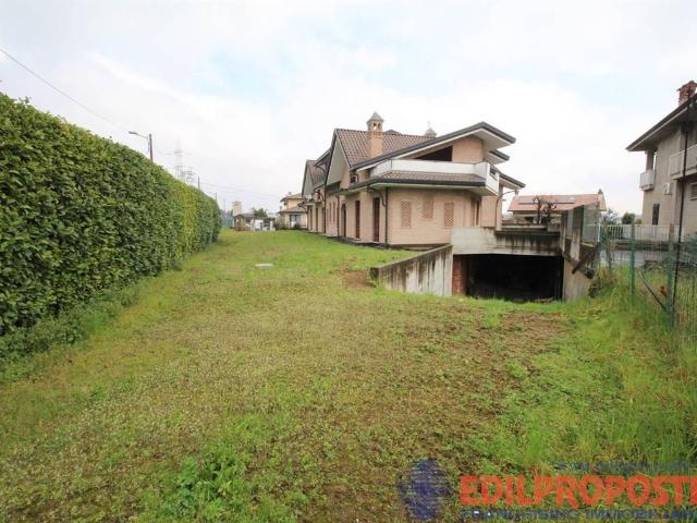 Villa Indipendente in vendita a Misinto, Lombardia