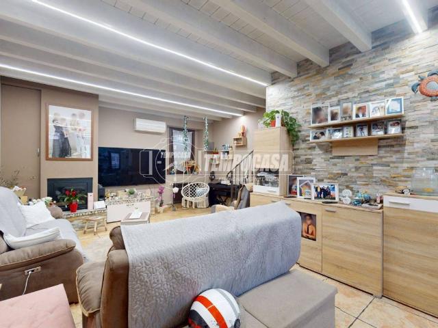 Appartamento in vendita a Misinto, Lombardia