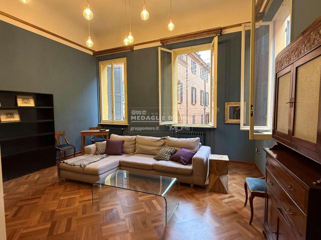Appartamento in vendita a Centro Storico, Modena