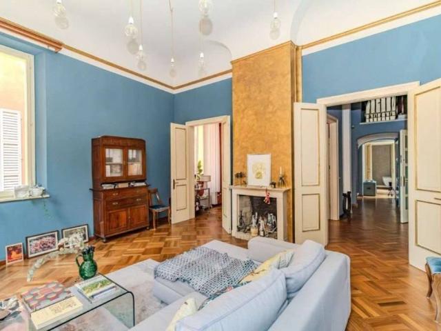 Appartamento in vendita a Centro Storico, Modena