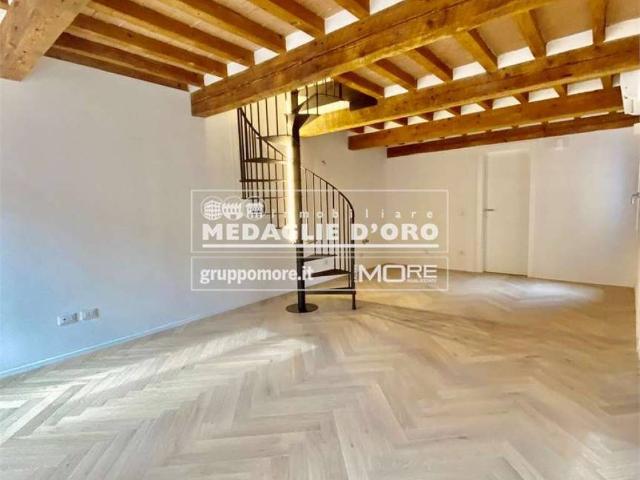 Appartamento in vendita a Centro Storico, Modena