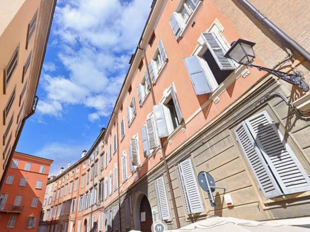 Appartamento in vendita a Centro Storico, Modena