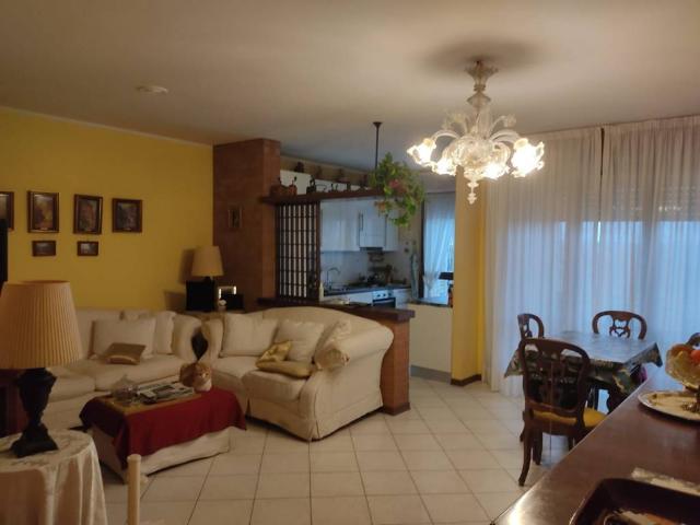 Appartamento in vendita a Modena, Cittadella