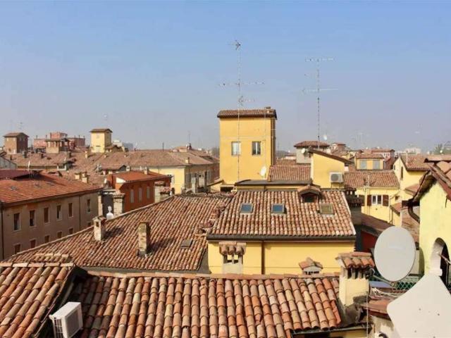 Appartamento in vendita a Centro Storico, Modena