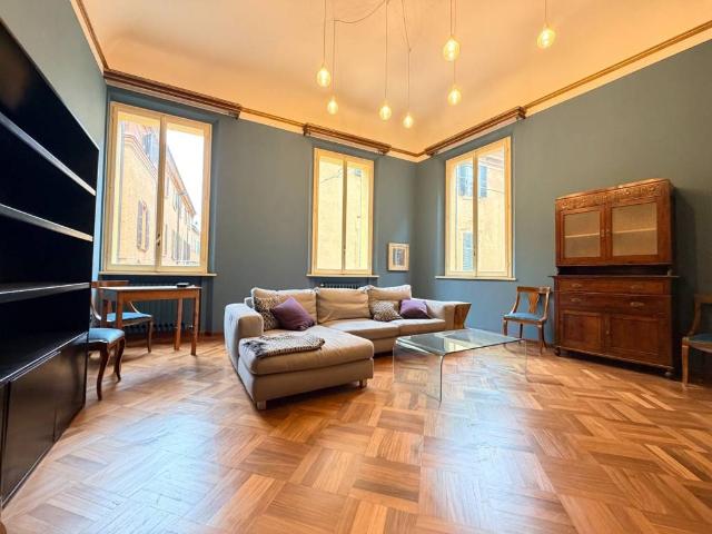 Appartamento in vendita a Centro Storico, Modena