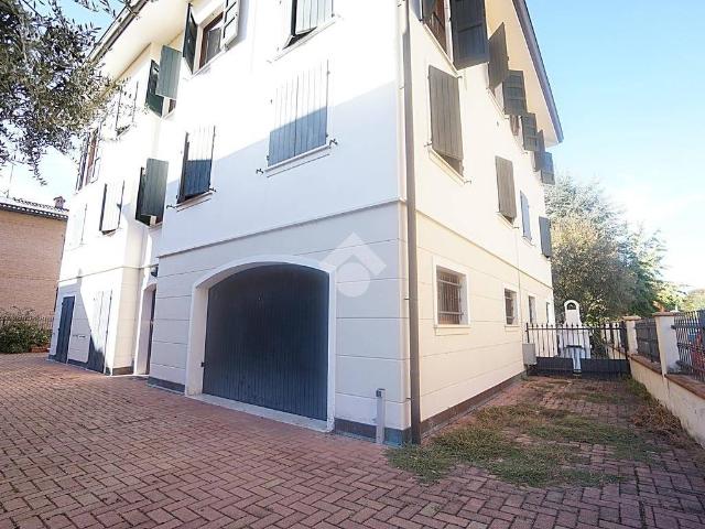 Appartamento in vendita a Modena, Reggio Emilia