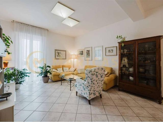 Appartamento in vendita a Villaggio Artigiano, Modena