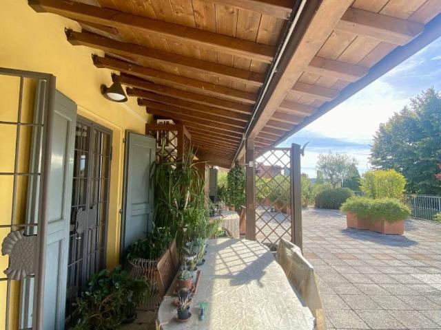 Appartamento in vendita a Modena, Reggio Emilia