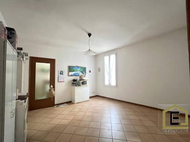 Appartamento in vendita a Centro Storico, Modena