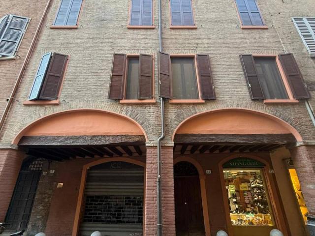 Appartamento in vendita a Centro Storico, Modena