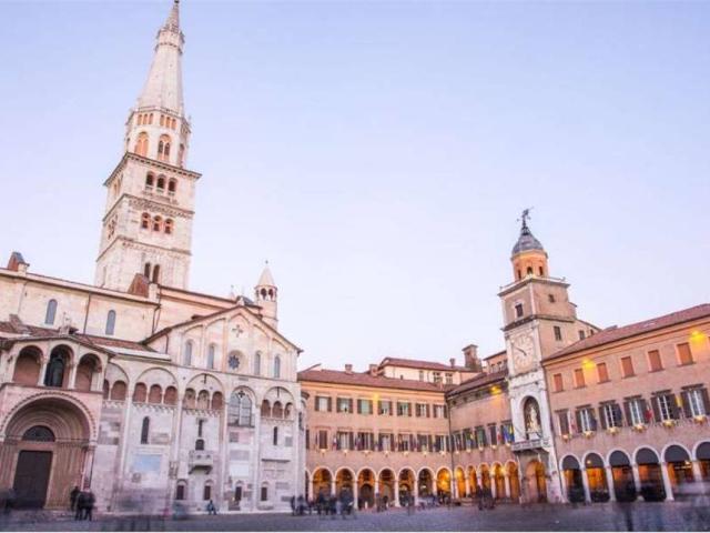 Appartamento in vendita a Centro Storico, Modena