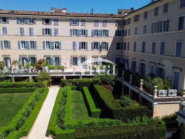 Appartamento in vendita a Centro Storico, Modena