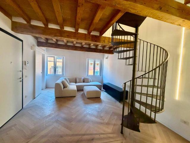 Appartamento in vendita a Centro Storico, Modena