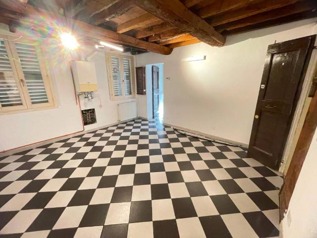 Appartamento in vendita a Centro Storico, Modena