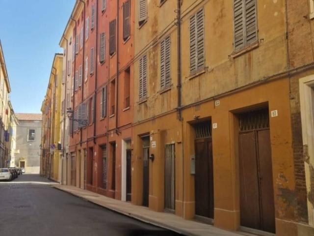 Appartamento in vendita a Centro Storico, Modena