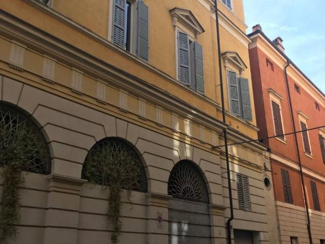 Appartamento in vendita a Centro Storico, Modena
