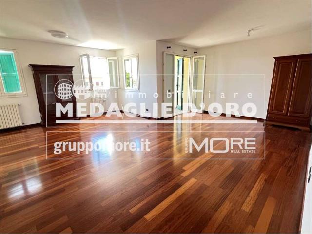 Appartamento in vendita a Modena, Punta