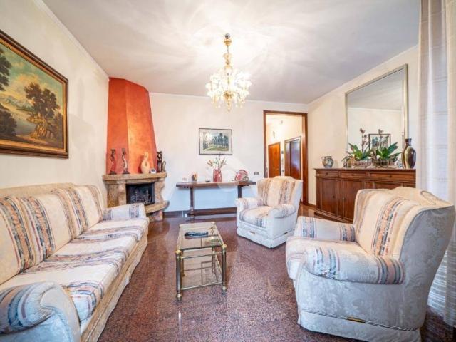 Villa Indipendente in vendita a Cognento, Modena