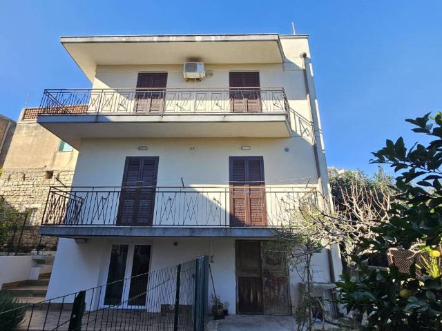Appartamento in vendita a Modica Alta, Marina Di Modica