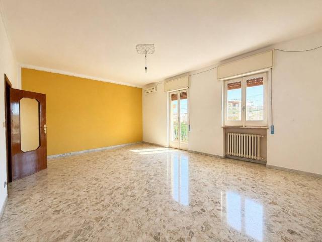 Appartamento in vendita a Modugno, Bari