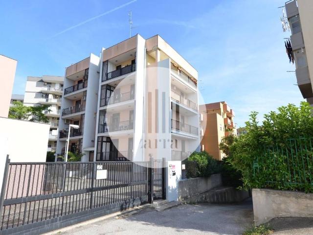 Appartamento in vendita a Modugno, Bari