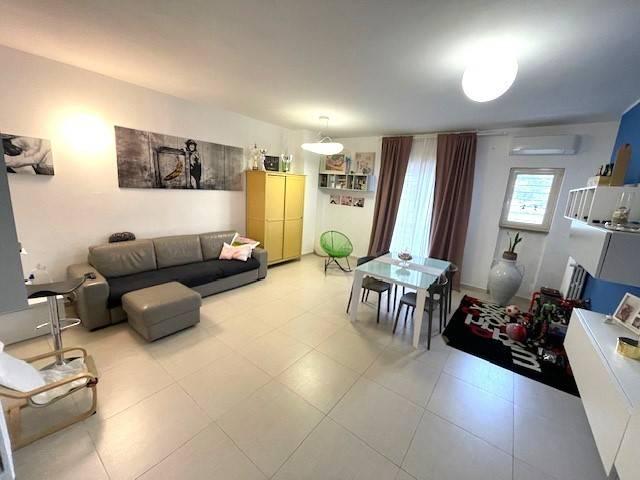 Appartamento in vendita a Modugno, Bari