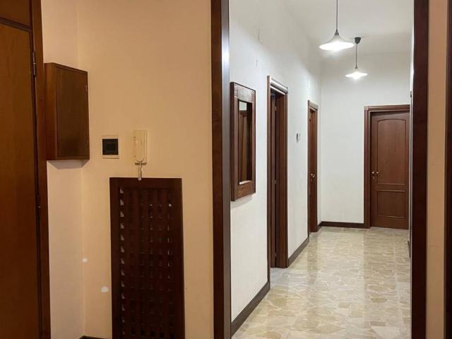 Appartamento in vendita a Modugno, Bari