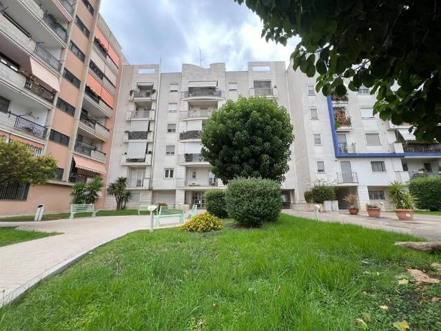 Appartamento in vendita a Modugno, Bari