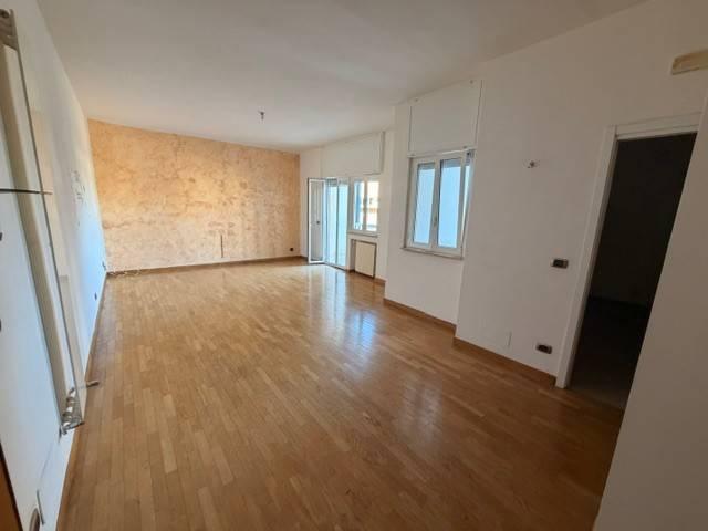 Appartamento in vendita a Modugno, Bari
