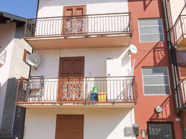 Appartamento in vendita a Moggio, Lombardia