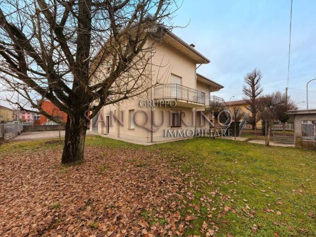 Villa Indipendente in vendita a Moglia, Lombardia